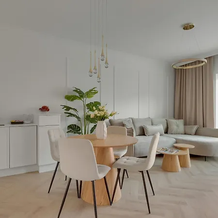 Granaria Deluxe By Downtown 4* 格但斯克
