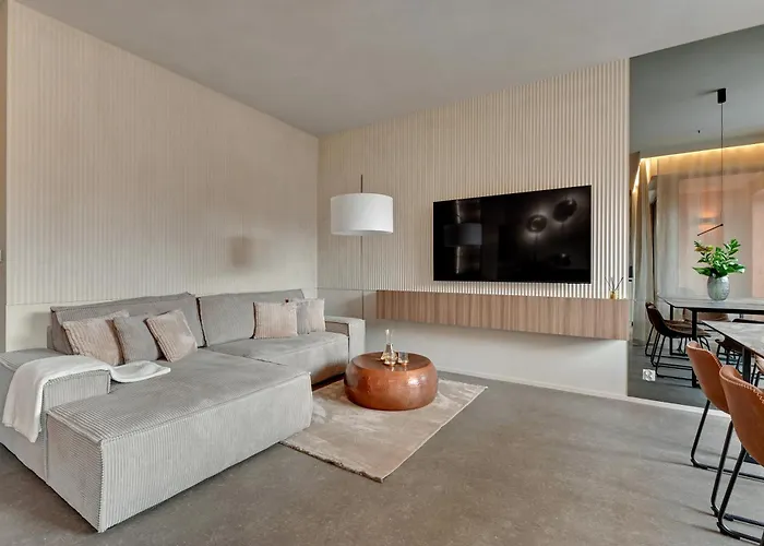 Granaria Deluxe By Downtown Aparthotel 4*